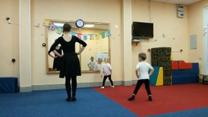 Танец "Валенки", простые движения для малышей.