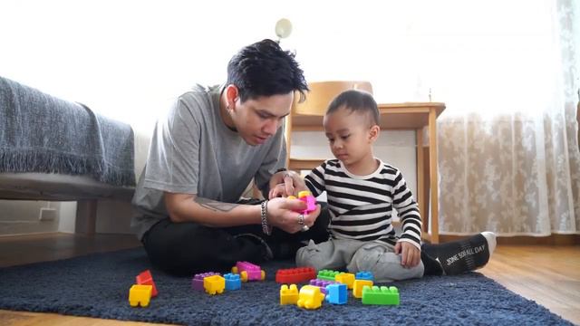 КАКИЕ ГЕНЫ ПЕРЕДАЮТСЯ ОТ ОТЦА К ДОЧЕРИ | Какие генетические черты дети берут от мамы а какие от пап смотреть онлайн