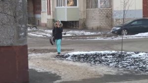 ЛЮДИ СХОДЯТ С УМА - СОБАКА СОСЕДЕЙ ЛАЕТ ПОСТОЯННО