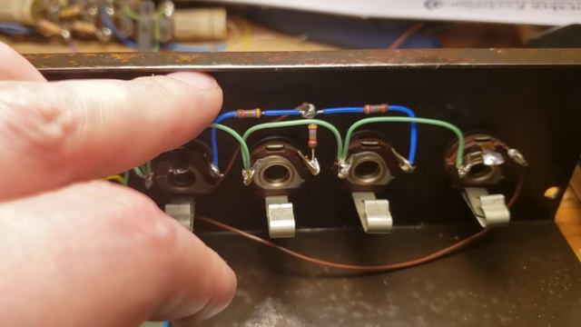 How I Restore a Destroyed Guitar Amp - Gibson GA-6 - Part 5 смотреть онлайн