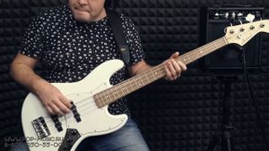 PEAVEY MAX 158 - доступный басовый комбик