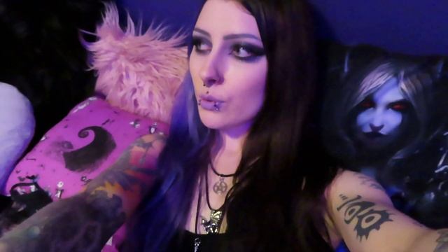 Random Vlog | Back In Canada, New Camera, Purple Room and WoW Classic смотреть онлайн