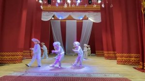 1 класс, танец «Грибочки»