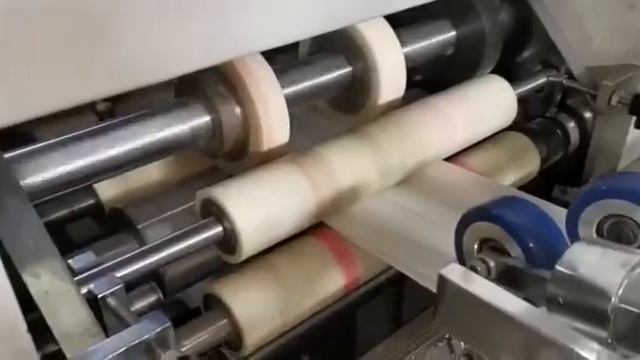 LMD-400 Автоматическая машина для производства бумажных пакетов с V-образным дном смотреть онлайн