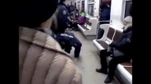 Менту дали по морде