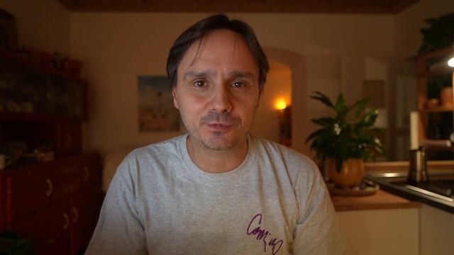 LEAKED image of the worlds first 24-105mm f/2.8 powerzoom from Canon смотреть онлайн