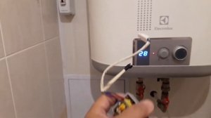 Бойлер Электролюкс центурио 80. Маде ин Китай .Дисплей не показывает температуру воды