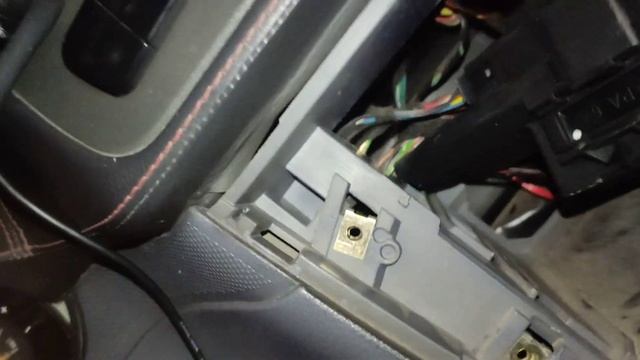 Mercedes w639 Vito 2008 год как снять замок зажигания. Приборную панель. смотреть онлайн