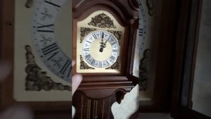 Четвертные настенные часы Hermle с вестминтерским боем