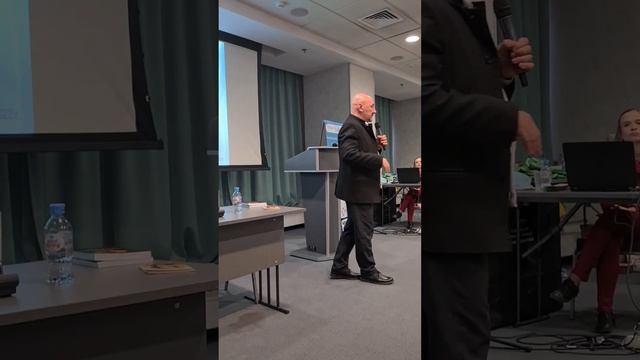 Боград Виталий военный экстрасенс, фрагмент 1-го тконгресса в Москве метафизиков и эзотериков смотреть онлайн