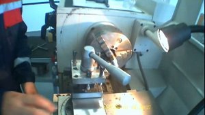 Выполнение болта на токарно-винторезном станке | Механическая практика