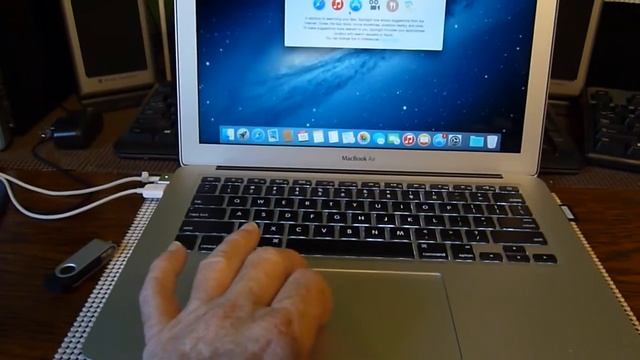 Apple MacBook Air booting OS X from an SD card only смотреть онлайн
