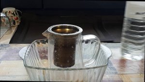 Как БЕЗ ХИМИИ очистить стеклянный чайник от следов застарелой заварки - ЛАЙФХАК