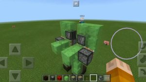 КАК ПОСТРОИТЬ РОБОТА КАТОРЫЙ ХОДИТ И СТРЕЛЯЕТ В МАЙНКРАФТЕ