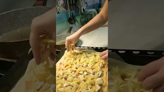 Готовим пиццу дома на новой кухне. Уют и тепло дома. Домашняя еда вкуснее.