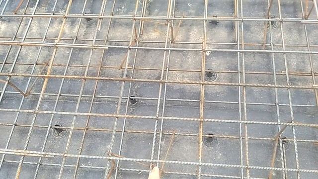 Как правильно связать каркас фундаментной плиты поставит лягушки (Гибкаарматуры.рф)
