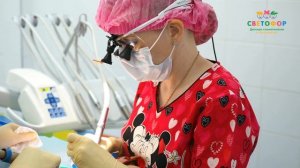 Коронки для молочных зубов в детской стоматологии «Светофор».