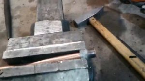 развальцовка медной трубки подручным инструментом.