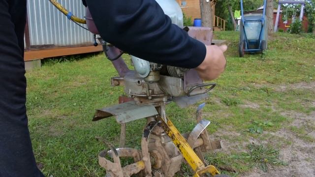 МОТОКУЛЬТИВАТОР ИЗ СССР "МСК-3 ПЧЕЛКА". ДАЧНЫЙ ПОМОЩНИК САДОВОДА. ЗАПУСК/ОБЗОР/МОТОБЛОК. смотреть онлайн