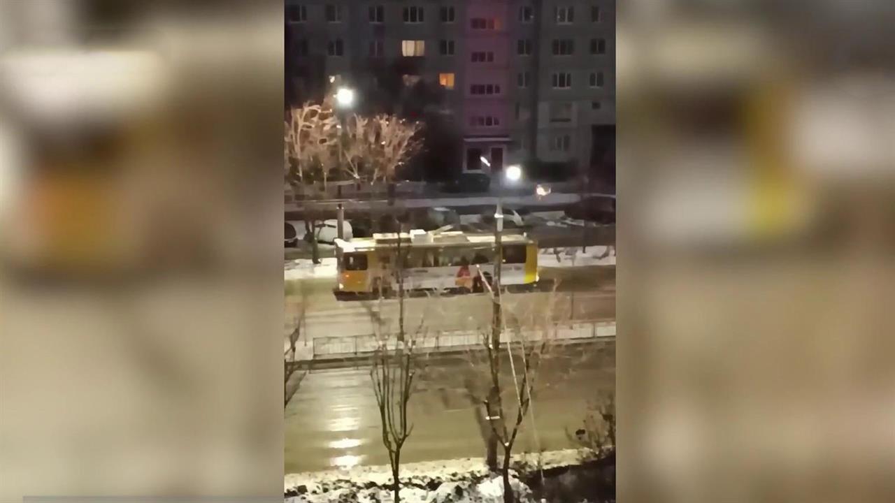 В Воронеже ледяной дождь превратил дороги в каток