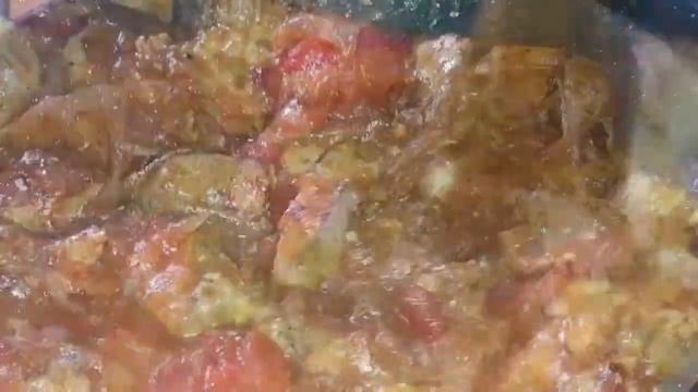 ОСТРИ-ოსტრი/Тушеная свинина в остром соусе с солеными огурцами, чесноком, специями.Грузинская кухня