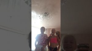 Курочка по зёрнышку кудах тах тах