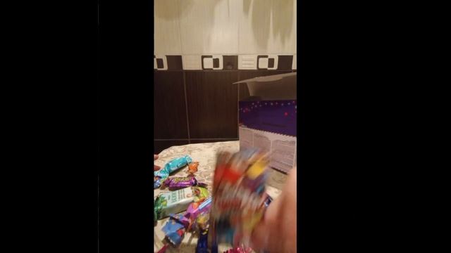 Пробуем подарок с скрепышом или стикерсом смотреть онлайн