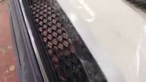 Оклейка бампера защитной пленкой, гарантирующей хорошую защиту от мелких сколов и царапин