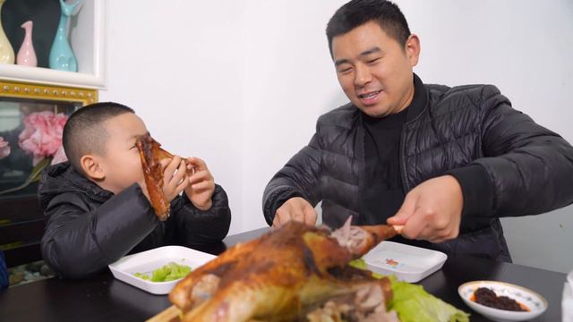 超小厨感恩节大餐7斤中式烤火鸡搭配鲜虾馄饨中西结合叼爆了爽THANKSGIVING感恩节丨感恩节用美食传递爱
