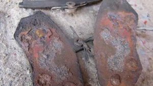 замена передних тормозных колодок на чери тиго