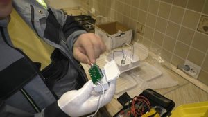 как повесить люстру