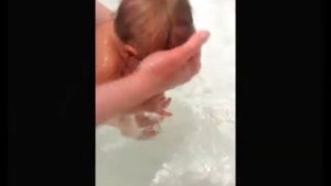 Как умывать новорожденного? Уход за новорожденным.
