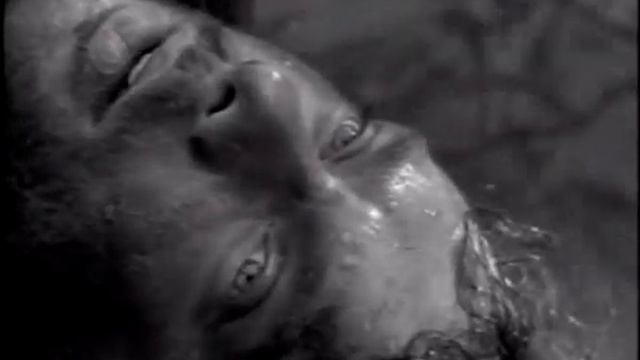 Мари Карне ТУЧИ В ГОЛУБОМ смотреть онлайн