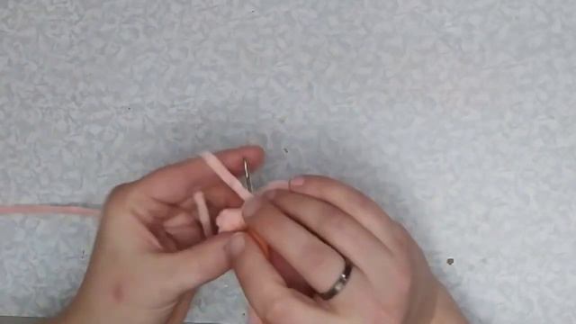 Как связать зайчика амигуруми быстро из плюшевой пряжи /зайчик брелок / зайчик символ 2023 года смотреть онлайн