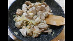 Свинина тушеная в медово горчичном соусе