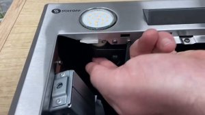 Schtoff HGL IX. Как достать и заменить лампочку в вытяжке .
