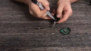 Renault Clio 2. Замена секрета ключа и батарейки.