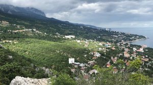 Симеиз. По горе Кошка. Таврские дольмены. У нас поёт дрозд