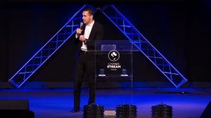 Отрывок: Что если человек не хочет примириться - Богдан Бондаренко
