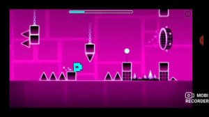 играю в геомитридэш  но, у меня есть 1 попытка  на все уровни