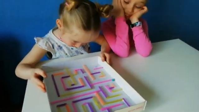 Самодельные игры: лабиринт из коробки от обуви и трубочек. смотреть онлайн
