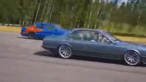 Mercedes w124 vs supercars