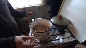 Вкусно жрать))) Гороховый суп из брикета.