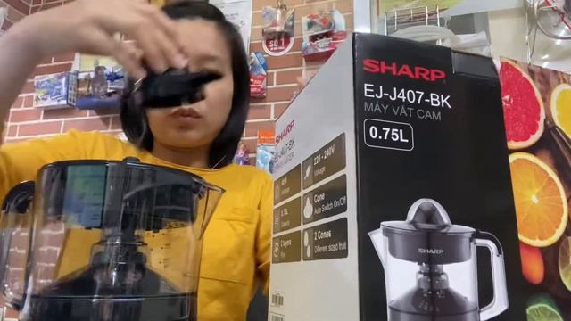 Máy vắt cam Sharp EJ-J407 công suất 40W dung tích 0.75 lít - Hàng chính hãng, bảo hành 06 tháng смотреть онлайн