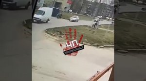 В Новомосковске мальчика сбила машина: страшный момент ДТП попал на видео