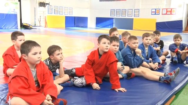 Главный депутат на тренировке по борьбе самбо смотреть онлайн