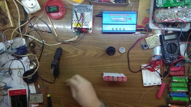 Замена аккумулятора в Power Bank. Увеличение ёмкости дешёвого power bank смотреть онлайн