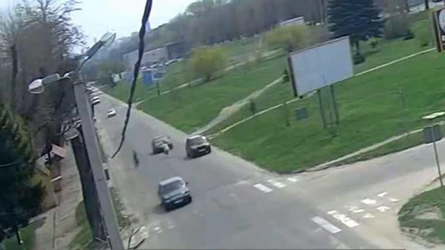 Лачетти в опору в районе горотдела