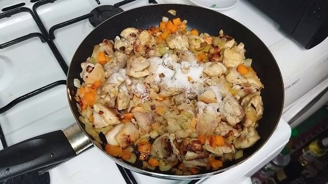 Томленая гречка с курицей в горшочках | Рецепт быстрого ужина | Ужин с курицей