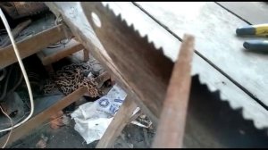 Не выбрасывайте старую пилу. Мега простой способ заточки ручной пилы. Заточка пилы напильником.